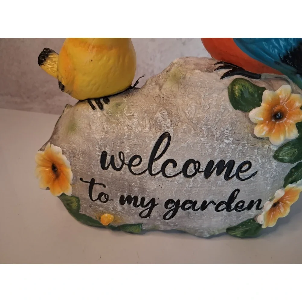Mainstays Welcome Sign with Decorative Birds & Flowers – Plastic Garden Décor